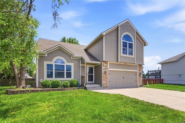 603 Mayberry Court, Raymore, MO 64083