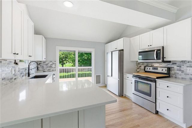 603 Mayberry Court, Raymore, MO 64083