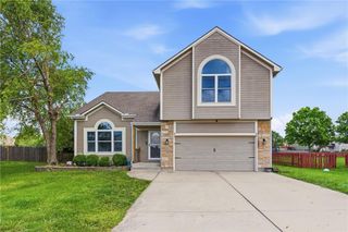 603 Mayberry Court, Raymore, MO 64083