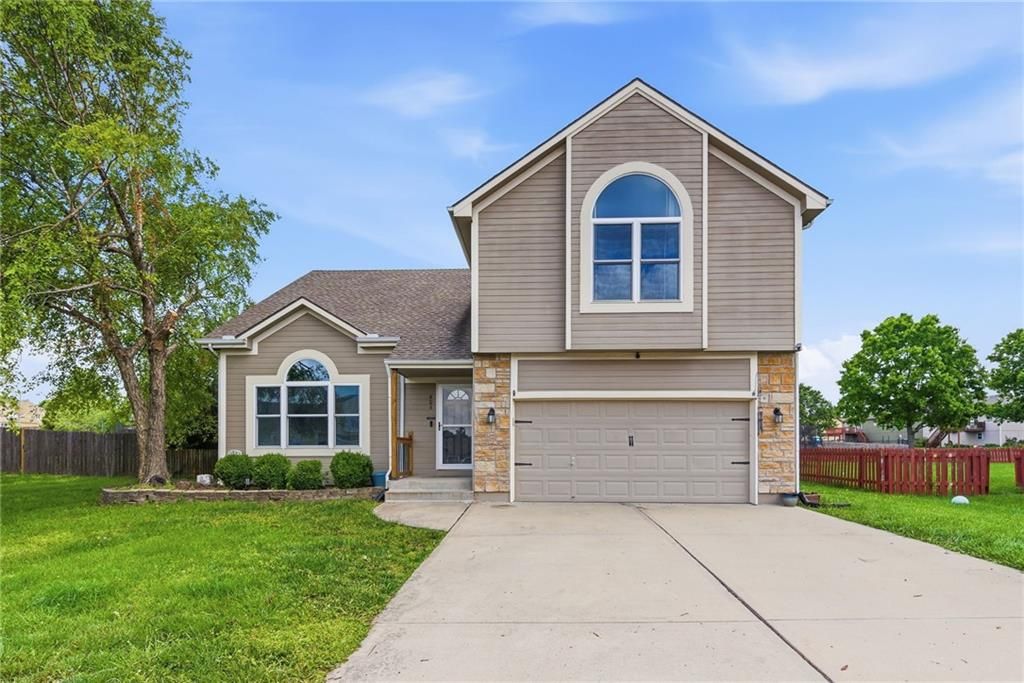 603 Mayberry Court, Raymore, MO 64083