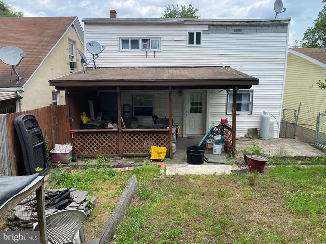 334 ARNOT ST, Saint Clair, PA 17970