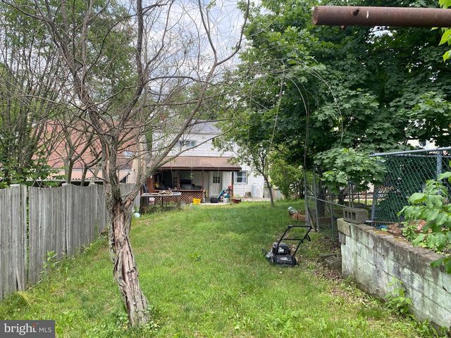 334 ARNOT ST, Saint Clair, PA 17970