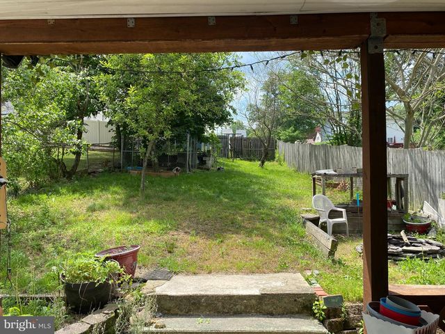 334 ARNOT ST, Saint Clair, PA 17970
