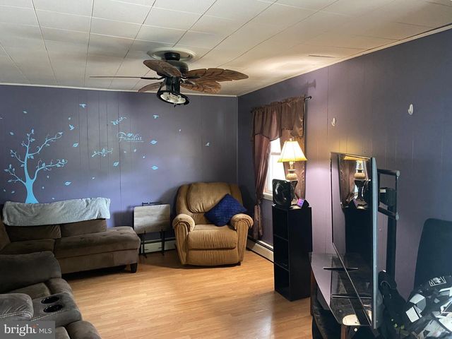 334 ARNOT ST, Saint Clair, PA 17970
