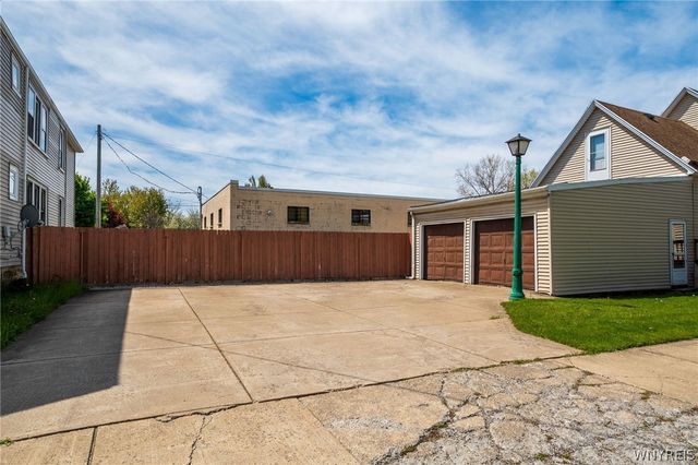 425 Hopkins Street, Buffalo, NY 14220