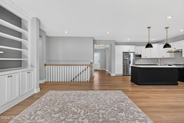 1B Cloverleaf Court, East Greenbush, NY 12144