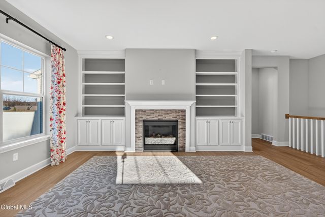 1B Cloverleaf Court, East Greenbush, NY 12144