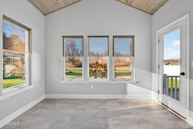 1B Cloverleaf Court, East Greenbush, NY 12144