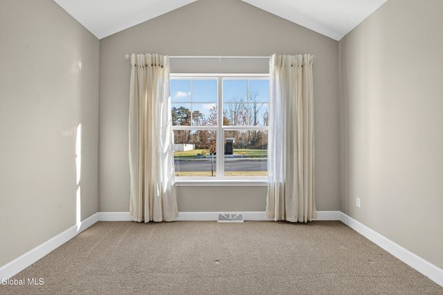 1B Cloverleaf Court, East Greenbush, NY 12144