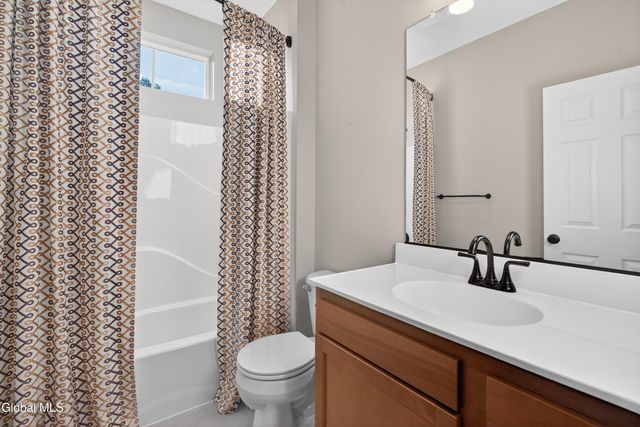 1B Cloverleaf Court, East Greenbush, NY 12144