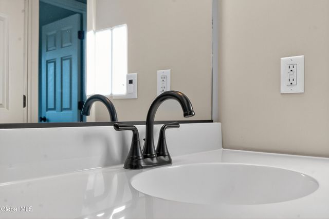 1B Cloverleaf Court, East Greenbush, NY 12144