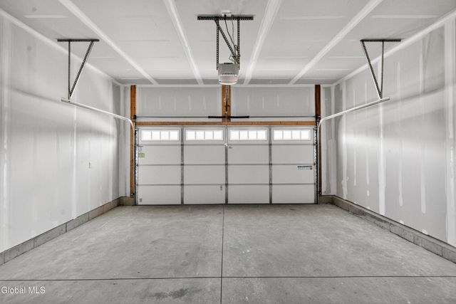 1B Cloverleaf Court, East Greenbush, NY 12144