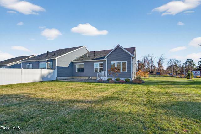 1B Cloverleaf Court, East Greenbush, NY 12144