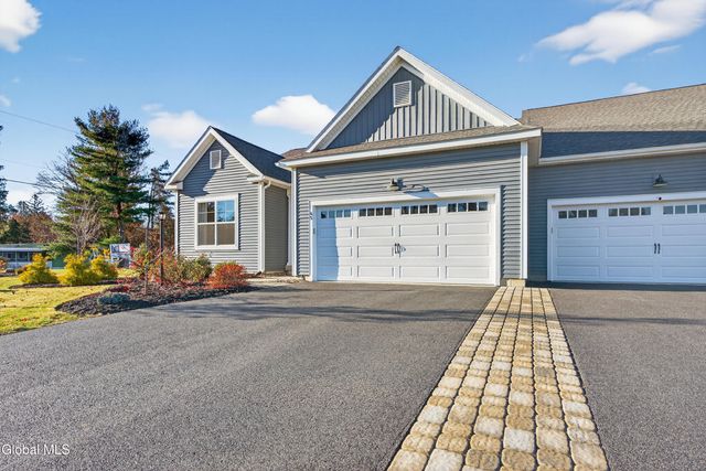 1B Cloverleaf Court, East Greenbush, NY 12144