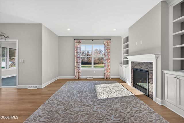 1B Cloverleaf Court, East Greenbush, NY 12144