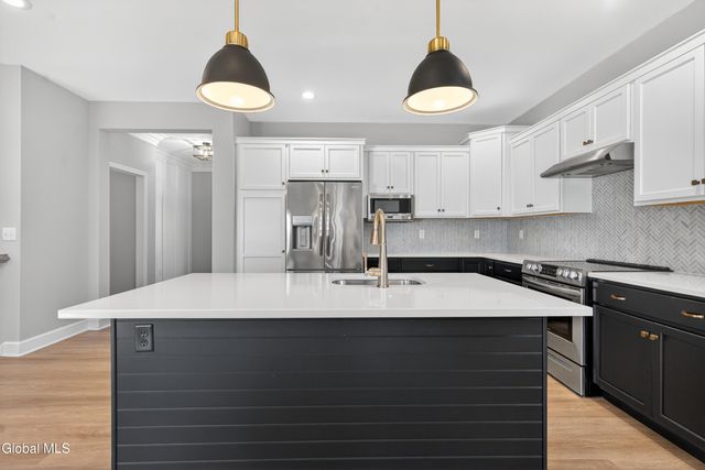 1B Cloverleaf Court, East Greenbush, NY 12144