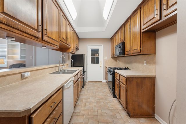 2900 Broadmoor Drive, Bryan, TX 77802