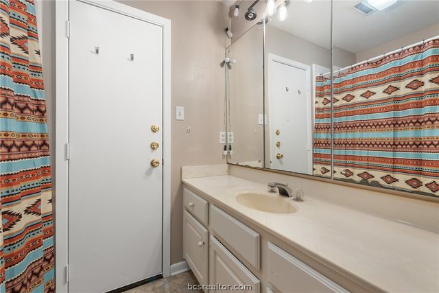 2900 Broadmoor Drive, Bryan, TX 77802