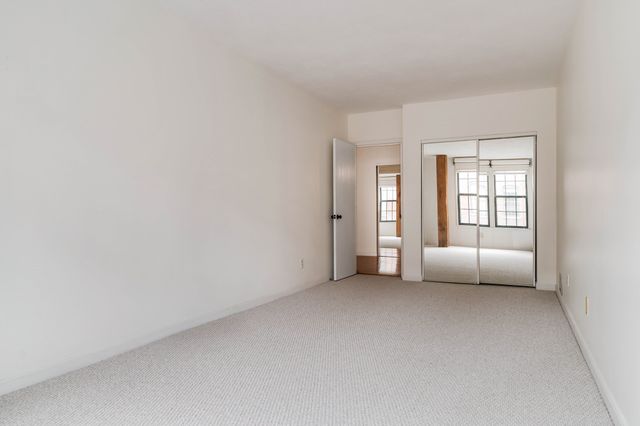 71 Princeton St 114, Chelmsford, MA 01863