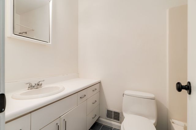 71 Princeton St 114, Chelmsford, MA 01863