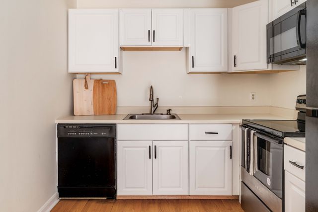 71 Princeton St 114, Chelmsford, MA 01863