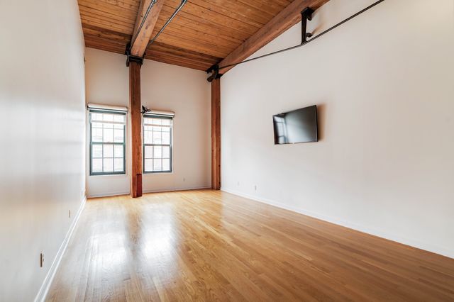 71 Princeton St 114, Chelmsford, MA 01863