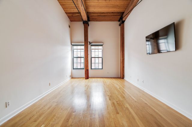 71 Princeton St 114, Chelmsford, MA 01863