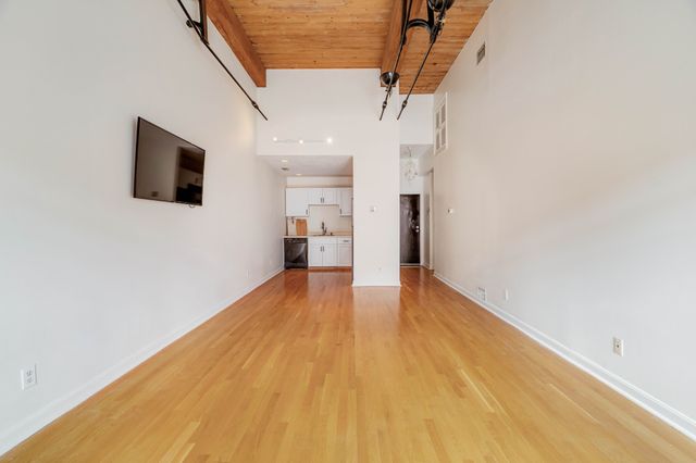 71 Princeton St 114, Chelmsford, MA 01863