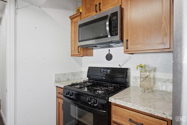 211 Eureka Street, Bakersfield, CA 93305