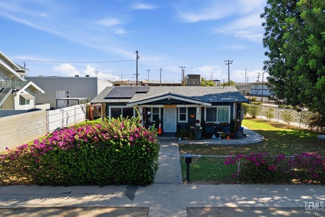 211 Eureka Street, Bakersfield, CA 93305
