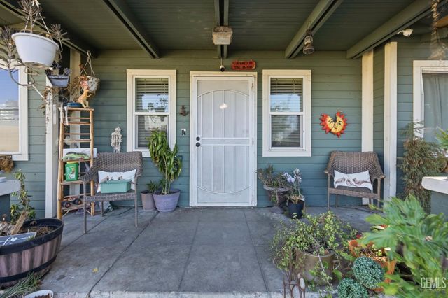 211 Eureka Street, Bakersfield, CA 93305