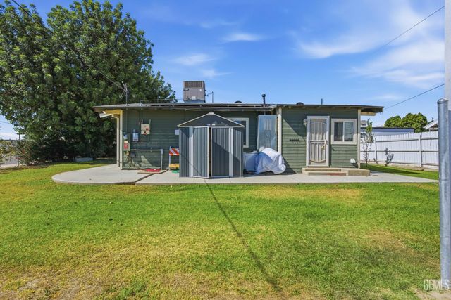 211 Eureka Street, Bakersfield, CA 93305