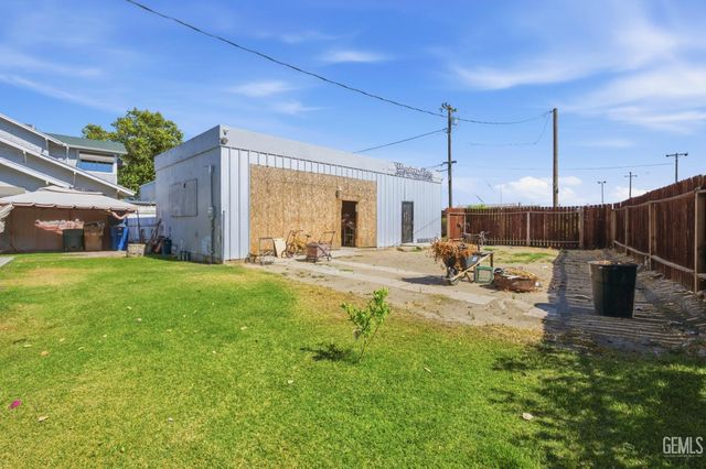 211 Eureka Street, Bakersfield, CA 93305