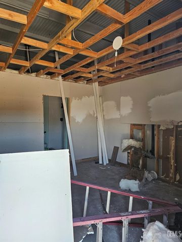 211 Eureka Street, Bakersfield, CA 93305