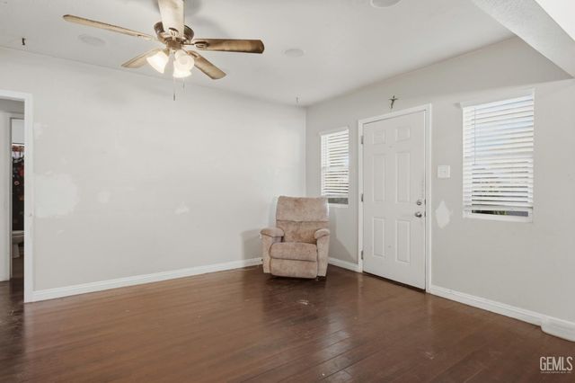 211 Eureka Street, Bakersfield, CA 93305