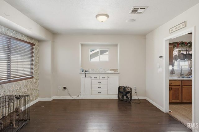 211 Eureka Street, Bakersfield, CA 93305