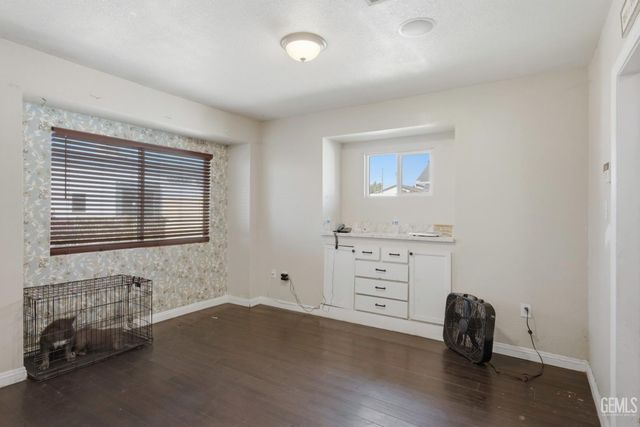211 Eureka Street, Bakersfield, CA 93305