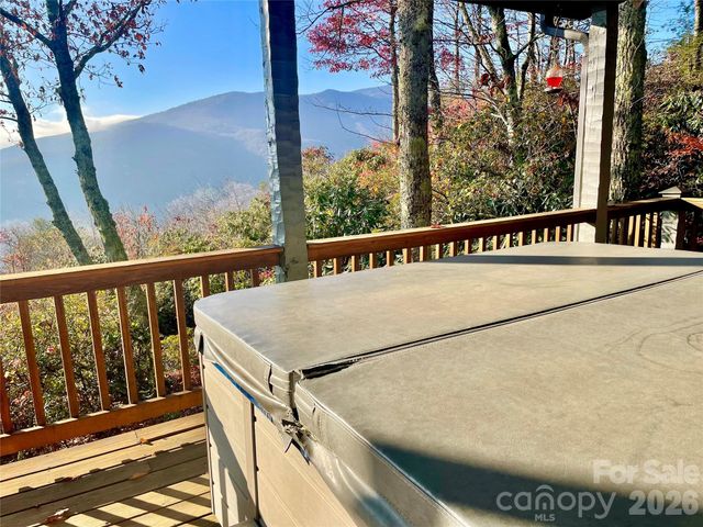 165 Little Boulder Lane, Seven Devils, NC 28604