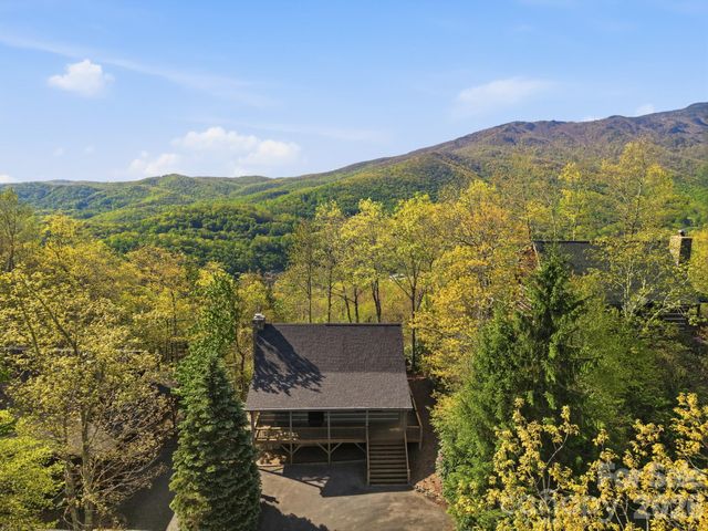 165 Little Boulder Lane, Seven Devils, NC 28604