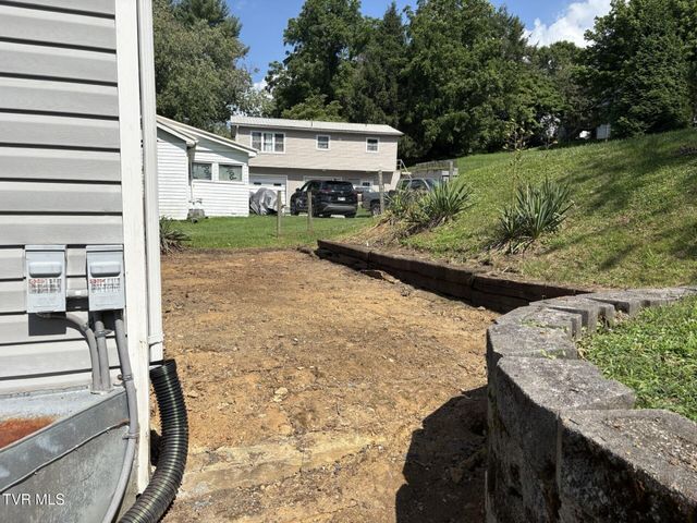 1703 Indian Ridge Road, Johnson City, TN 37604