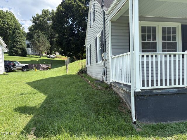 1703 Indian Ridge Road, Johnson City, TN 37604