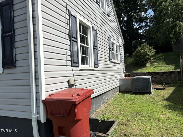 1703 Indian Ridge Road, Johnson City, TN 37604