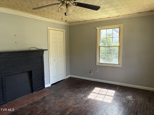 1703 Indian Ridge Road, Johnson City, TN 37604