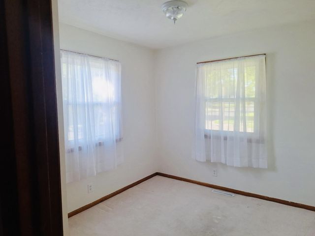 915 Lena, Salina, KS 67401