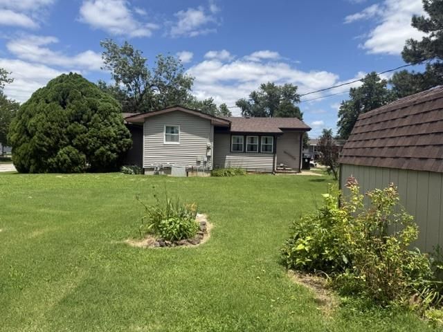 915 Lena, Salina, KS 67401