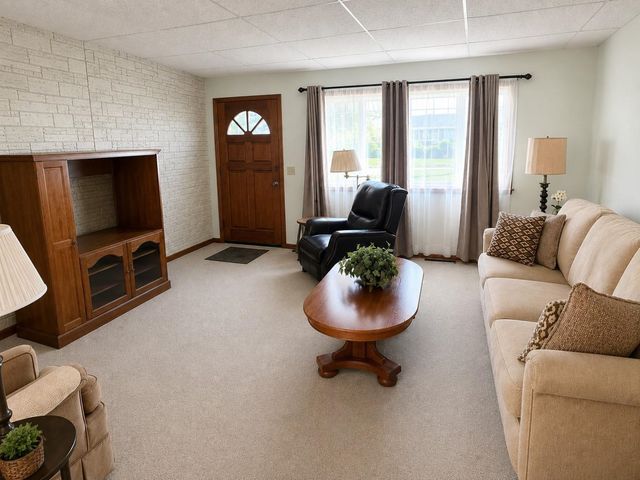 915 Lena, Salina, KS 67401