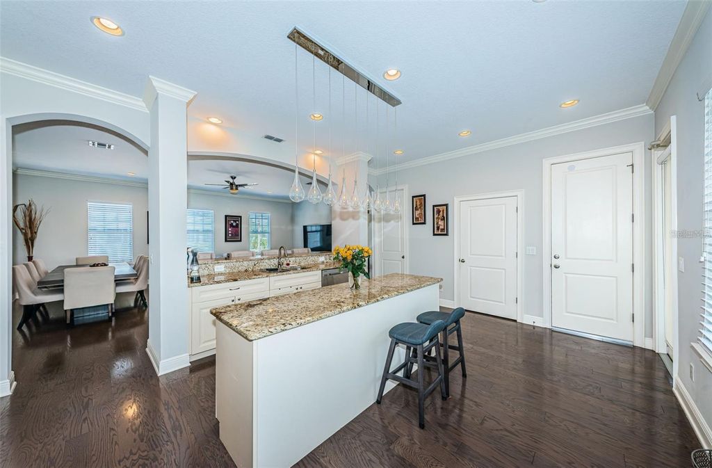 Image 16 of property listing at 7004 GREVILLA AVENUE S, South Pasadena, FL 33707