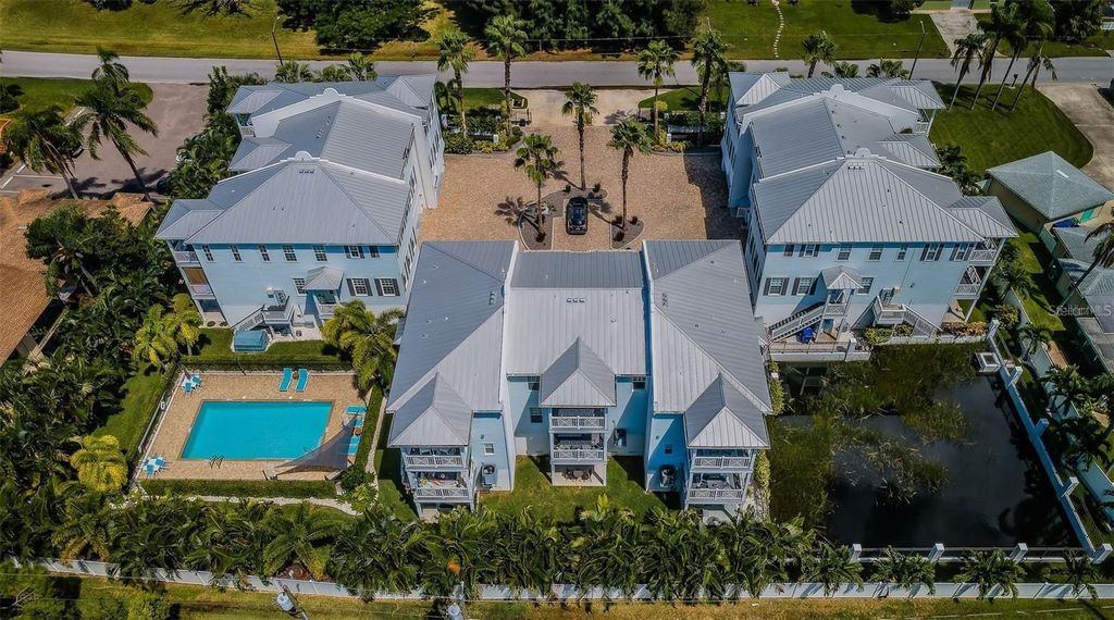 Image 3 of property listing at 7004 GREVILLA AVENUE S, South Pasadena, FL 33707