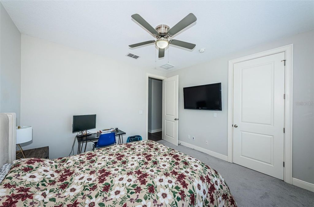 Image 31 of property listing at 7004 GREVILLA AVENUE S, South Pasadena, FL 33707