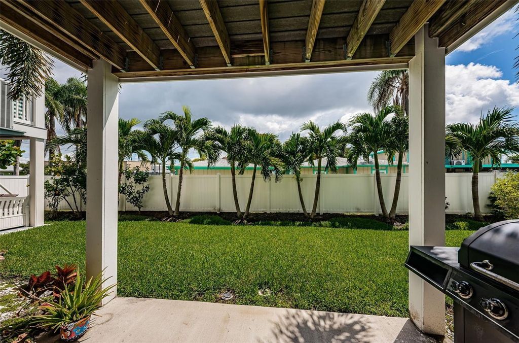 Image 41 of property listing at 7004 GREVILLA AVENUE S, South Pasadena, FL 33707